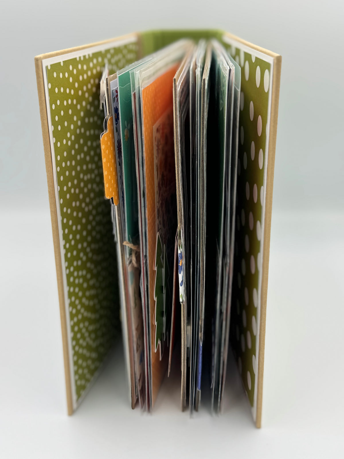 Explore-6X8 Scrapbooking Photo Album (Pre-made)